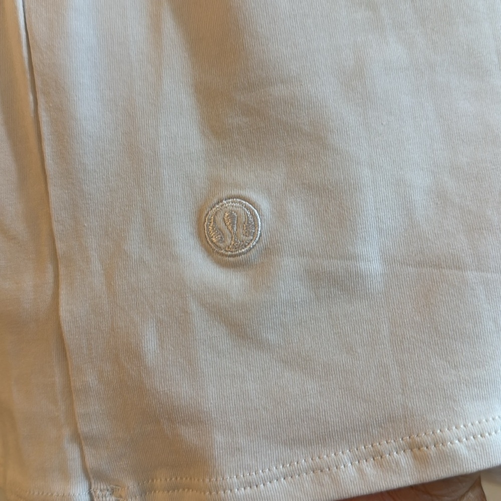 Lululemon off the shoulder LVPR shirt. NWT. Size Large. - Picture 5 of 5
